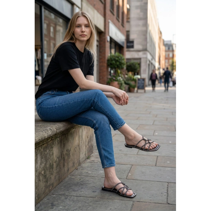 Örümcek Taşlı Platin Kadın Terlik