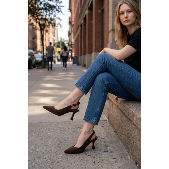 Kahve Süet Sivri Burun Arka Açık Topuklu Kadın Ayakkabı