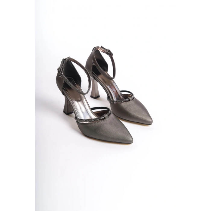 Aline Saten Taşlı Burnu Kapalı Taşlı Platin Topuklu Ayakkabı