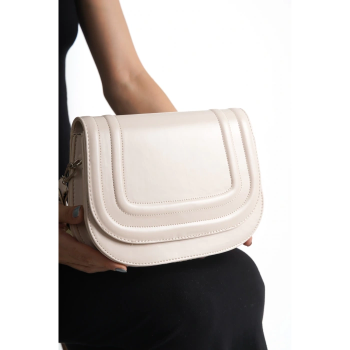 Belinda Kapaklı Yuvarlak Kadın Üç Gözlü Bej Çapraz Çantası