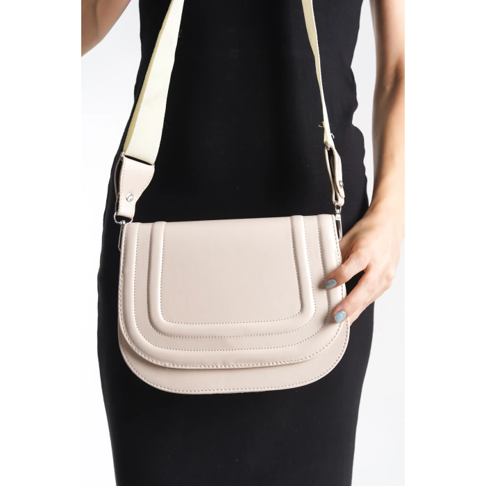 Belinda Kapaklı Yuvarlak Kadın Üç Gözlü Bej Çapraz Çantası