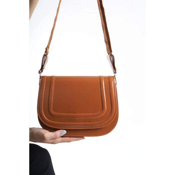 Belinda Kapaklı Yuvarlak Kadın Üç Gözlü Taba Çapraz Çantası