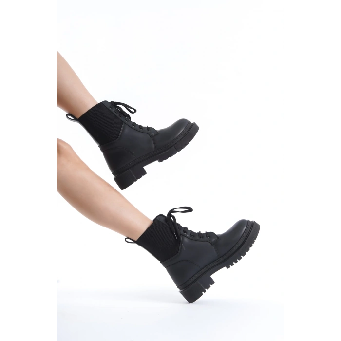 Bellance Kadın Lastikli Postal Bot Tırtıklı Taban Bağcıklı Siyah