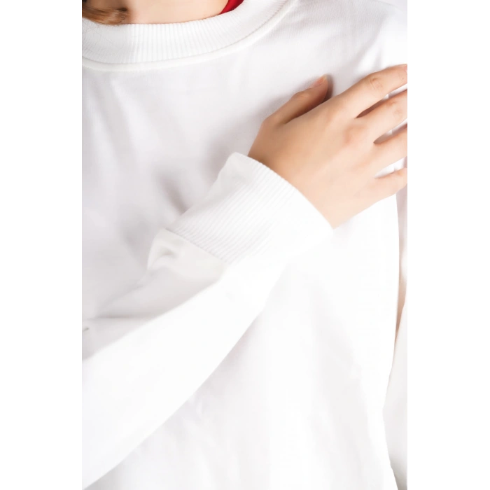 Beyaz Bisiklet Yaka Basic Yumuşak Dokulu Salaş Sweatshirt