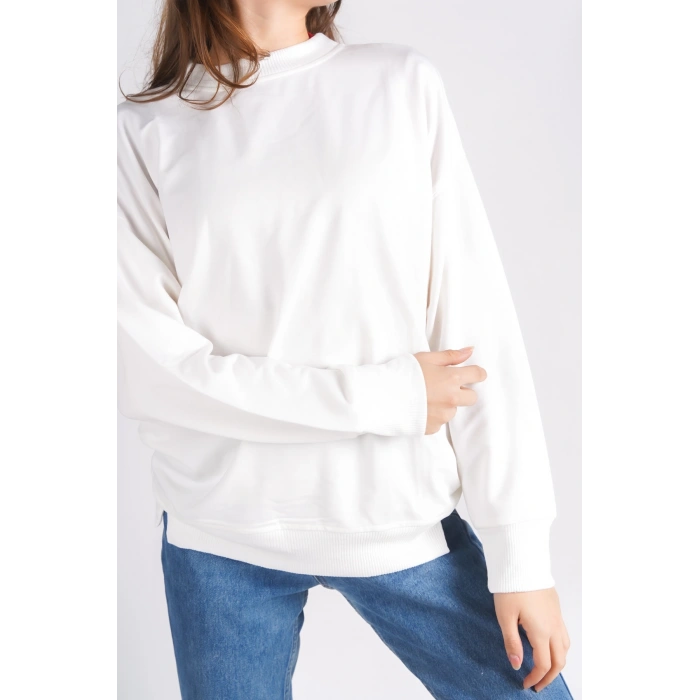 Beyaz Bisiklet Yaka Basic Yumuşak Dokulu Salaş Sweatshirt