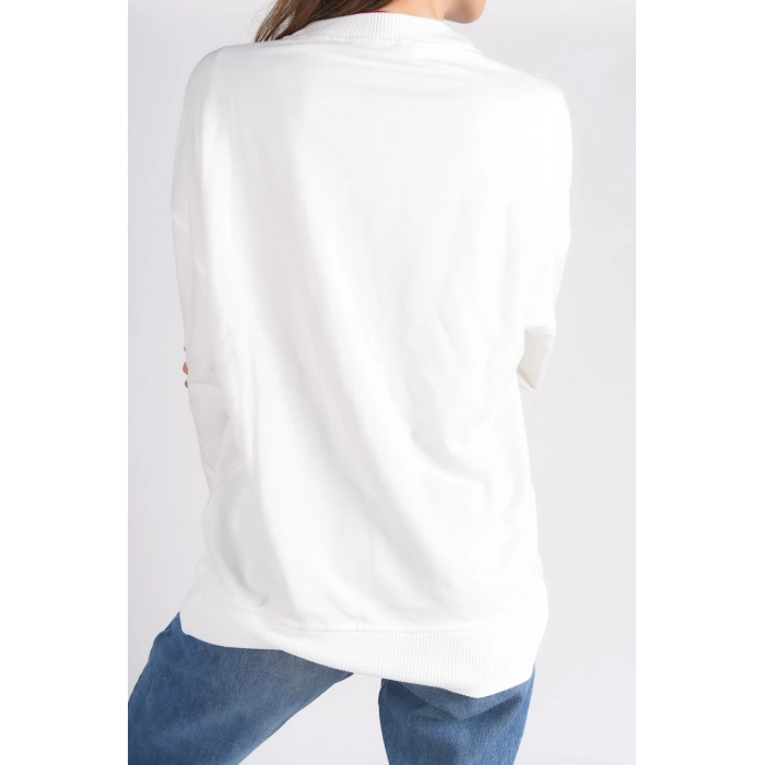 Beyaz Bisiklet Yaka Basic Yumuşak Dokulu Salaş Sweatshirt