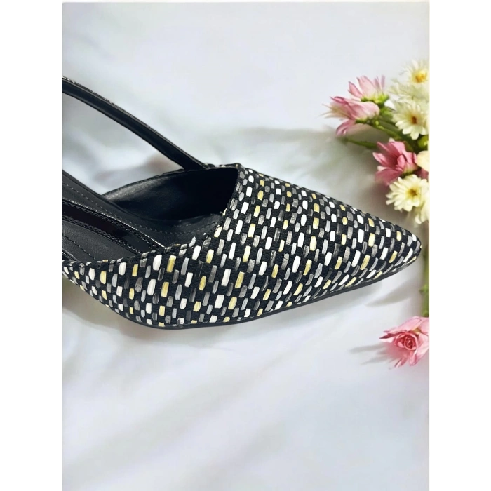 Hasır Tasarım Sivri Burun Bilek Kemerli Kadın Topuklu Ayakkabı