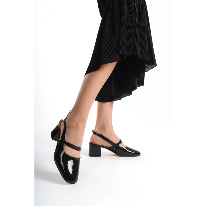 Marry Kare Burunlu Kare Ökçeli Kadın Siyah Rugan Kalın Topuk Ayakkabı