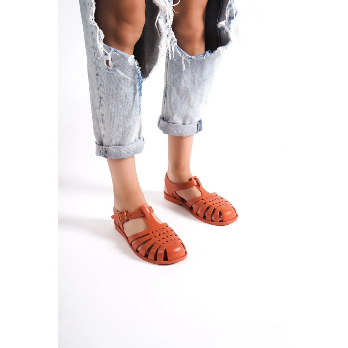 Siena Kadın Tokalı Plastik Tarçın Rengi Rahat Deniz Ayakkabı,Terlik