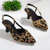 Leopar Desenli Sivri Burun Bilek Kemerli Kadın Topuklu Ayakkabı
