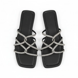 Örümcek Taşlı Siyah Kadın Terlik