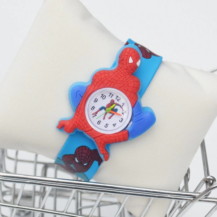 Örümcek Adamlı Erkek Çocuk Saati 2361
