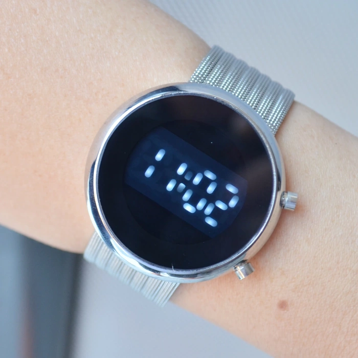 Silver Hasır Kordon Dijital Kadın Saat Kombini 9400