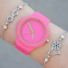 Pembe Silikon Kordon Kadın Saat Kombini 2526
