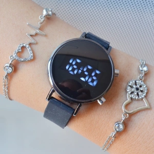 Siyah Silikon Kordon Dijital Kadın Saat Kombini 3256