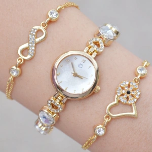 Gold Taşlı Metal Kordon Kadın Saat Kombini 3606