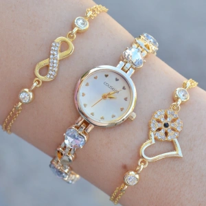 Gold Taşlı Metal Kordon Kadın Saat Kombini 3653