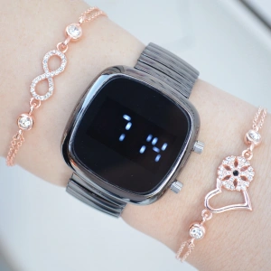 Siyah Metal Kordon Dijital Kadın Saat Kombini 2589