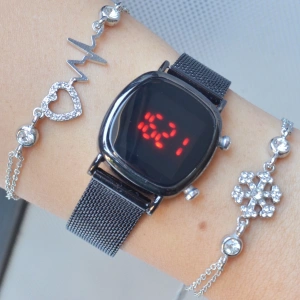 Siyah Hasır Kordon Dijital Kadın Saat Kombini 3308