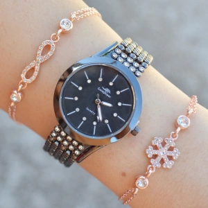 Siyah Metal Kordon Kadın Saat Kombini 1303