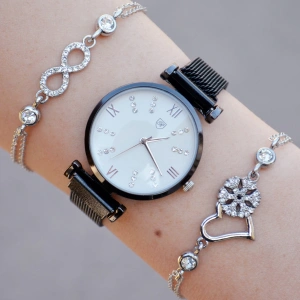 Siyah Hasır Mıknatıslı Kordon Kadın Saat Kombini 1002