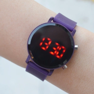 Mor Silikon Kordon Dijital Kadın Saati 1825