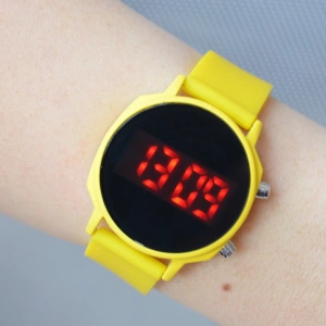 Sarı Silikon Kordon Dijital Kadın Saati 1851