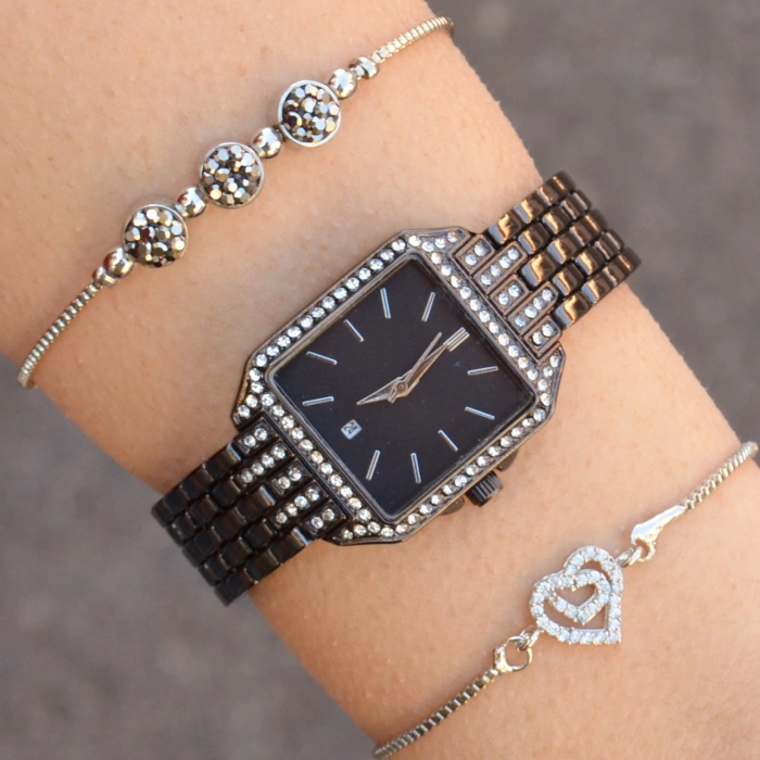 Taşlı Siyah Metal Kordon Kadın Saat Kombini 1064