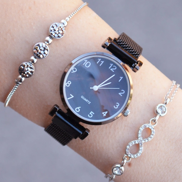 Siyah Hasır Mıknatıslı Kordon Kadın Saat Kombini 1126