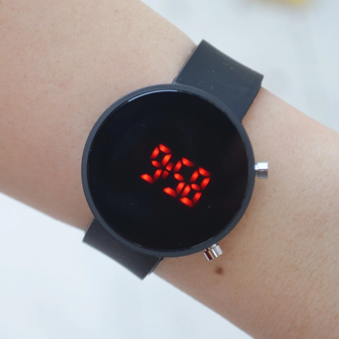 Siyah Silikon Kordon Dijital Kadın Saati 1839