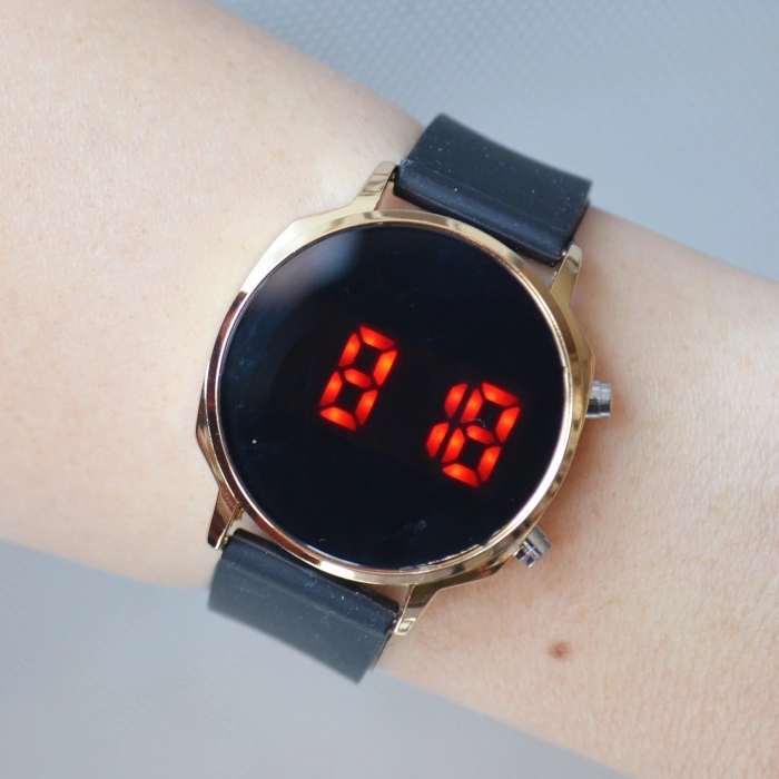 Siyah Silikon Kordon Dijital Kadın Saati 1847