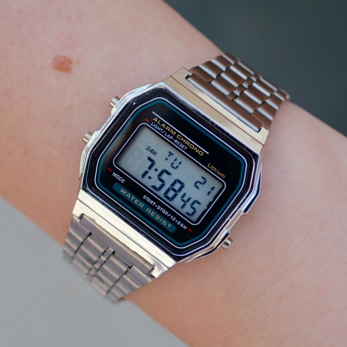 Silver Metal Kordon Dijital Kadın Saati 7001