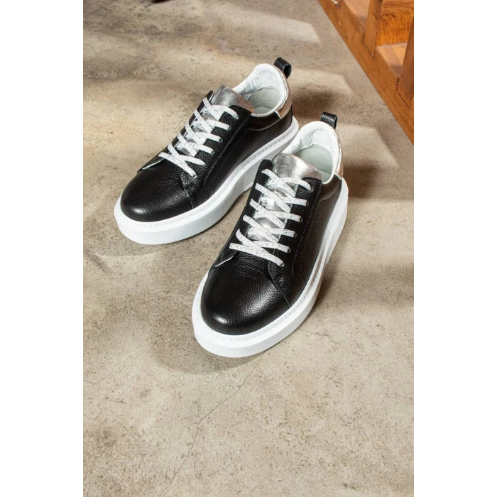 Hafif Taban Hakiki Deri Spor Ayakkabı