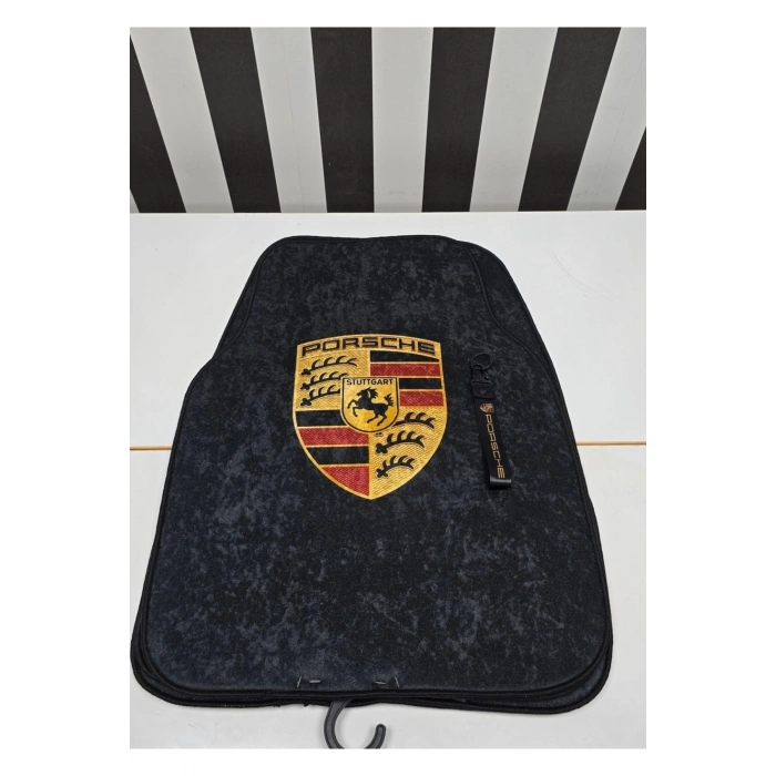 PORSHE KAYMAZ TABAN DEKOR OTO HALI PASPAS ÜNİVERSAL HER ARACA UYUMLU(KUMAŞ ANAHTARLIK HEDİYELİ)