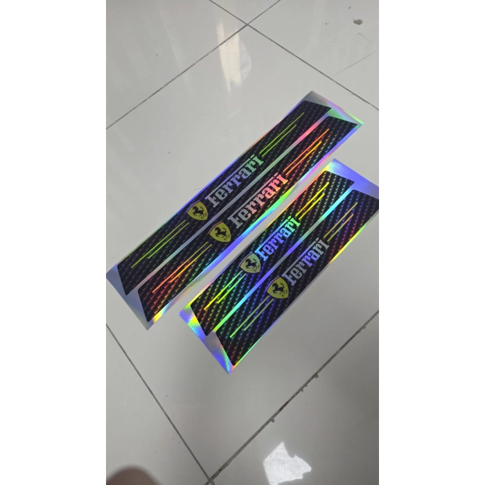 FERRARI Araç Kapı Eşiği Sticker 4 Parça Set – Hologram Karbon Desen 2 Ön 2 Arka – 50 cm / 35 cm