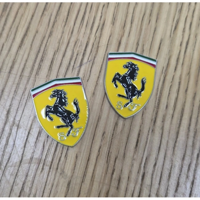 Ferrari Sarı Metal Logo Arması – 2’li Premium Oto Aksesuar