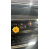 MOR SARI ÇİÇEK OTOMOBİL TORPİDO SÜSÜ 3D
