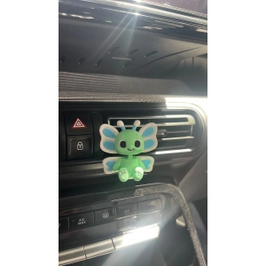 YEŞİL TIRTIL KELEBEK OTOMOBİL TORPİDO SÜSÜ 3D