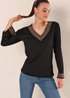 0466 Nakışlı V Yaka Örme Bluz  Siyah
