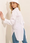 3952 Arkası Düğmeli Boyfriend Gömlek  Beyaz