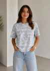 Batik Desenli Tişört Bisiklet Yaka Kısa Kol Regular Fit Tshirt  Gri