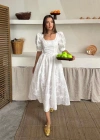 Beyaz Balon Kollu Brode Elbise