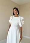 Beyaz Kolları Volanlı Kemerli Elbise