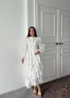 Beyaz Valonlu Şeritli Kat Kat Elbise