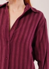 Düğmeli Ve Çizgi Detaylı Bordo Gömlek