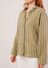 Düğmeli Ve Çizgi Detaylı Yeşil Gömlek