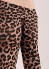 Düşük Omuz Detaylı Leopar Desen Bluz