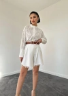 Ekru Dantelli Gömlek Ve Ponpolu Şort Takım