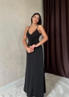 Siyah Büzgülü Uzun Güllü Elbise