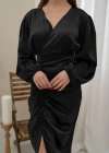 Siyah V Yaka Saten Elbise